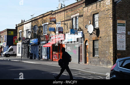 Tottenham London UK-Shops und Cafés in White Hart Lane Stockfoto