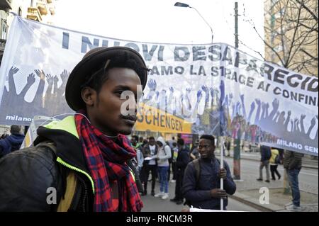 Mailand, 16. Februar 2019, Demonstration gegen die Politik der Regierung der Kriminalisierung für Zuwanderer, die "Dekret" von Salvini, Minister des Innern und gegen die Umwandlung der CPA, Zentren der erste Empfang in der Herz-Lungen-Wiederbelebung, Zentren für die Rückführung. Stockfoto