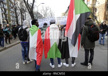 Mailand, 16. Februar 2019, Demonstration gegen die Politik der Regierung der Kriminalisierung für Zuwanderer, die "Dekret" von Salvini, Minister des Innern und gegen die Umwandlung der CPA, Zentren der erste Empfang in der Herz-Lungen-Wiederbelebung, Zentren für die Rückführung. Stockfoto