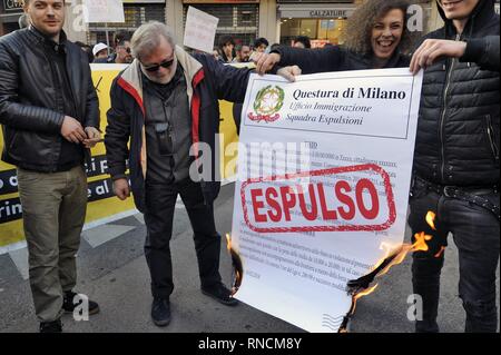 Mailand, 16. Februar 2019, Demonstration gegen die Politik der Regierung der Kriminalisierung für Zuwanderer, die "Dekret" von Salvini, Minister des Innern und gegen die Umwandlung der CPA, Zentren der erste Empfang in der Herz-Lungen-Wiederbelebung, Zentren für die Rückführung. Stockfoto