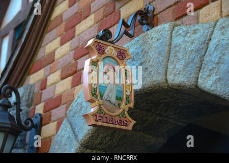 Frankreich, Paris - Februar 29, 2016 - dekorative Details der Eintritt in die Bäder von Männern und Frauen, im Disneyland Park, Paris Stockfoto