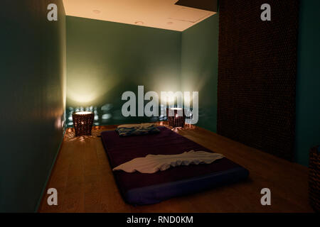 Der Massageraum in Thai Spa Salon. Stockfoto