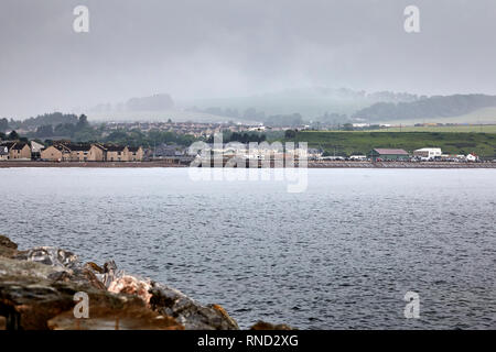 STONEHAVEN, Aberdeenshire, Schottland, Großbritannien, 7. Juli 2017. Neblig und trüb Blick über Stonehaven Stonehaven Bay. Aberdeenshire Stockfoto