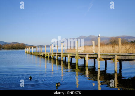 Lodore Pier auf der Derwent Water Stockfoto