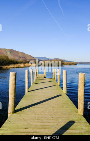 Lodore Pier auf der Derwent Water Stockfoto