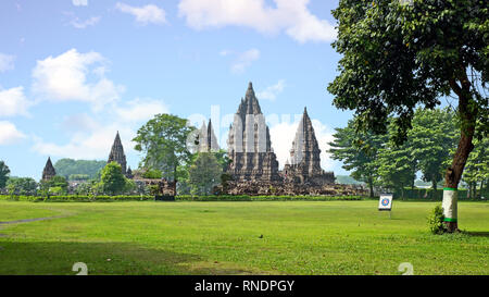 Prambanan oder Candi Rara Jonggrang ist ein Hindu-Tempel Verbindung in Java, Indonesien, die Trimurti gewidmet: der Schöpfer (Brahma), der Erhalter (Vishn Stockfoto