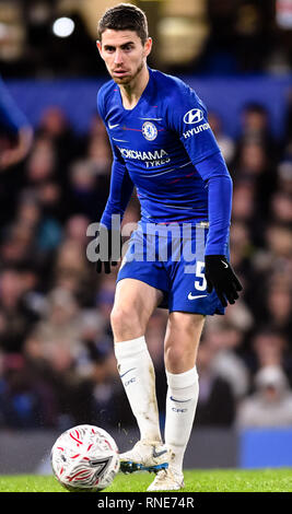 London, Großbritannien. 18 Feb, 2019. Jorginho von Chelsea im FA Cup 5 Runde zwischen Chelsea und Manchester United an der Stamford Bridge, London, England am 18. Februar 2019. Foto von Adamo di Loreto. Nur die redaktionelle Nutzung, eine Lizenz für die gewerbliche Nutzung erforderlich. Keine Verwendung in Wetten, Spiele oder einer einzelnen Verein/Liga/player Publikationen. Credit: UK Sport Pics Ltd/Alamy leben Nachrichten Stockfoto