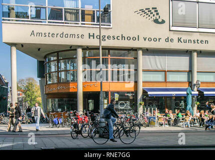 Amsterdam, Niederlande. 10.Oktober 2005. Der Amsterdamer Hochschule der Künste, einem Niederländischen berufliche Hochschule der Künste in Amsterdam, Niederlande, lehrt Theater, Tanz und Architektur. Credit: Arnold Drapkin/ZUMA Draht/Alamy leben Nachrichten Stockfoto