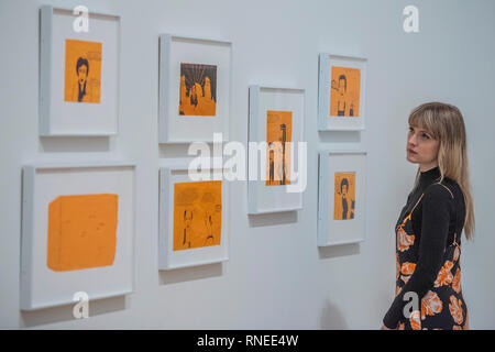 London, Großbritannien. 19. Feb 2019. Untitled, 1975 - Tate Modern präsentiert eine Ausstellung der Arbeiten von Franz West (1947-2012). Organisiert von der Tate Modern und dem Centre Pompidou, wird dies die erste posthume Retrospektive und umfassenden Überblick über die Arbeit des Künstlers, die jemals in Großbritannien inszeniert. Die Ausstellung erforscht die respektlose Sensibilität und spielerischen Umgang mit Material, Farbe und Form, die der Westen punk ästhetische charakterisieren. Credit: Guy Bell/Alamy leben Nachrichten Stockfoto