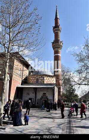 19. Februar 2019, in der Türkei, Ankara: Die Menschen besuchen Haci Bayram-i Veli Moschee und seine Umgebung im historischen Stadtteil Ulus. Foto: Altan Gochre | Verwendung weltweit Stockfoto