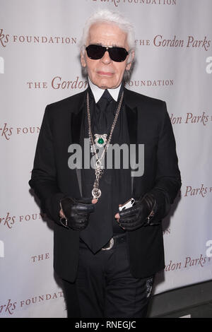 Karl Lagerfeld besucht die Gordon Parks Centennial Gala im Museum für Moderne Kunst am 5. Juni 2012 in New York City. Stockfoto