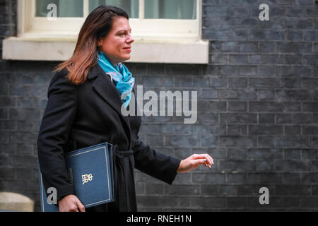 Westminster, London, UK, 19. Feb 2019. Caroline Nokes, Minister für Einwanderung. Minister verlassen die Treffen in der Downing Street. Credit: Imageplotter/Alamy leben Nachrichten Stockfoto