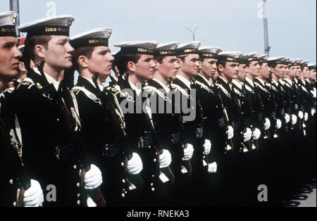 1982 - Die sowjetische Marine berechtigtem Personal stand an Aufmerksamkeit. Stockfoto