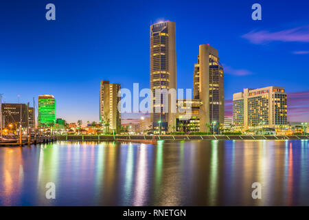 Corpus Christi, Texas, USA Skyline von der Bucht in den Tag. Stockfoto