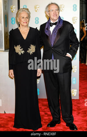 Glenn Close und Jonathan Pryce Posen auf dem roten Teppich an der British Academy Film Awards am Sonntag, 10. Februar 2019 in der Royal Albert Hall, London. . Bild von Julie Edwards. Stockfoto