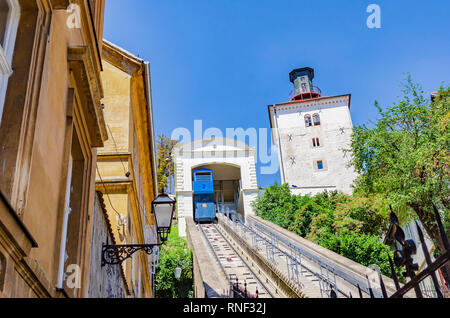 Standseilbahn und Kula Lotršèak-in Zagreb. Stockfoto