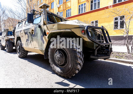 Samara, Russland - 5. Mai 2018: Hohe Mobilität Fahrzeuge GAZ-2330Tigr ist eine Russische 4x4, Mehrzweck, All-terrain Infanterie Mobilität Fahrzeug in der Tarnung Stockfoto