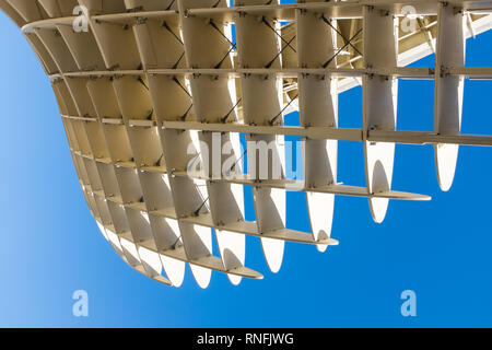 Detail der Metropol Parasol, einer der grössten Holz- Strukturen überhaupt in der spanischen Stadt Sevilla, Andalusien gebaut Stockfoto