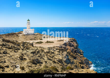 Weißen Leuchtturm in Prasonisi Nationalpark - südlichsten Punkt der Insel (Rhodos, Griechenland) Stockfoto