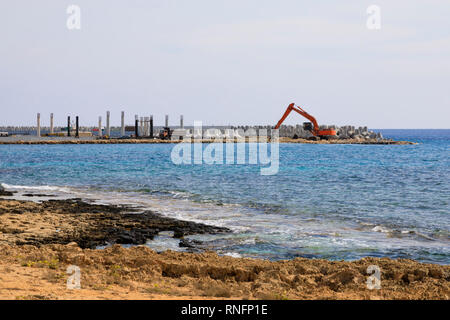 Bau der Marina in Ayia Napa, Zypern Oktober 2018 Stockfoto