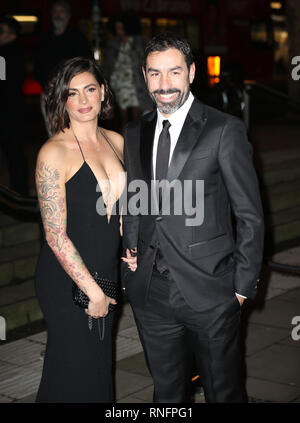 Robert Pires und Jessica Lemarie kommen am Ende der fabelhafte Fonds Messe im Roundhouse in London im Herbst/Winter 2019 London Fashion Week. Stockfoto