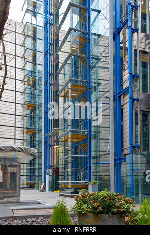 LONDON CITY OF LONDON 71 FENCHURCH STREET LLOYDS SCHIFFSREGISTER BLAU und GELB SKYSCRAPER Stockfoto