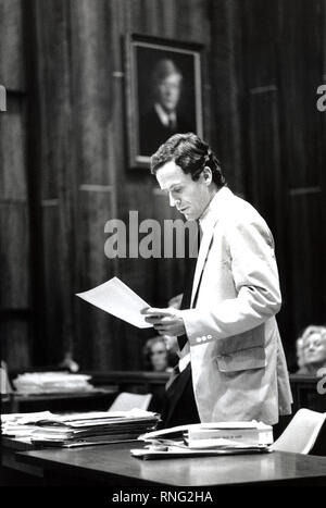 Ted Bundy Mordversuch - Miami - Theodore Robert Bundy war ein US-amerikanischer Serienmörder, Entführer, Vergewaltiger, Einbrecher, und nekrophil, angegriffen und ermordet wurden zahlreiche junge Frauen und Mädchen in den 70er Jahren und eventuell früher. Nach mehr als einem Jahrzehnt der Ablehnungen, Er gestand 30 Morde, die er in sieben Mitgliedstaaten zwischen 1974 und 1978 verpflichtet. Stockfoto