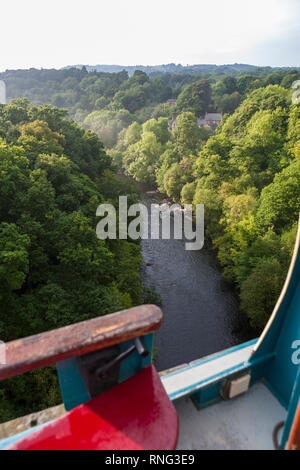 Narrowboat auf Pontcysllyte Aquädukt, Llangollen Kanal, Wrexham Wales Stockfoto