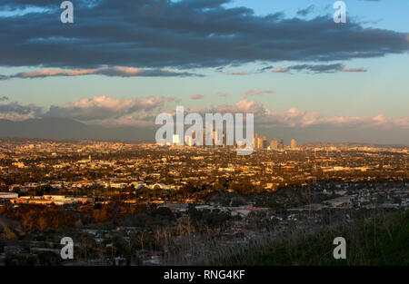 Downtown L.A. Skyline gesehen von Baldwin Hills Stockfoto