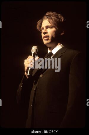 Sänger, Pianist, Komponist, Schauspieler, und humanitäre, Harry Connick Jr ist dargestellt auf der Bühne während eines Konzertes aussehen. Stockfoto