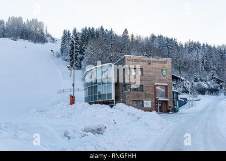 Haus des steirischen Wintersports - Hauser Kaibling - Österreichs Top Skigebiete, Schladminger miteinander 4 Berge, Haus im Ennstal, Ski amade Stockfoto