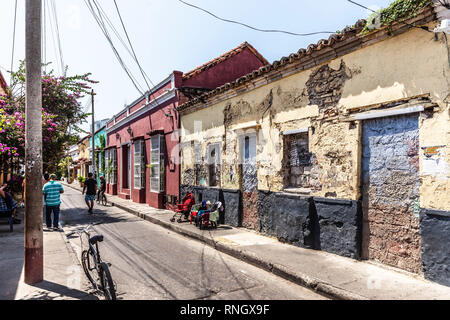 Calle del Pozo, Barrio Getsemaní, Cartagena de Indias, Kolumbien. Stockfoto