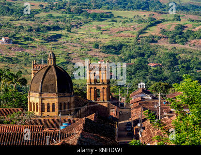 Blick in Richtung La Inmaculada Concepción Kathedrale, Barichara, Santander, Kolumbien Stockfoto