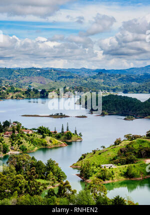 Quebrada del Penol, Erhöhte Ansicht von El Penon de Guatape, Rock von Guatape, Bogota, Kolumbien Stockfoto