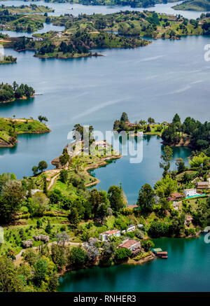 Quebrada del Penol, Erhöhte Ansicht von El Penon de Guatape, Rock von Guatape, Bogota, Kolumbien Stockfoto