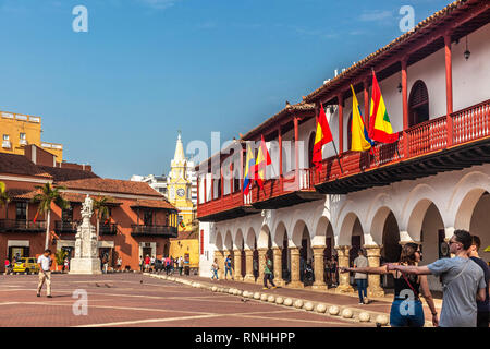 Alcaldía de Cartagena an der Plaza de la Aduana, Cartagena de Indias, Kolumbien. Stockfoto