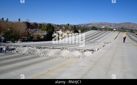 1994 - Northridge, Ca Erdbebenschäden - beschädigte Freeway Stockfoto