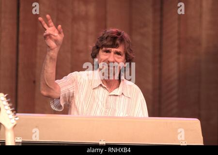 Antrieb durch Truckers Keyboarder Spooner Oldham ist dargestellt auf der Bühne während einer "live"-Konzert aussehen. Stockfoto