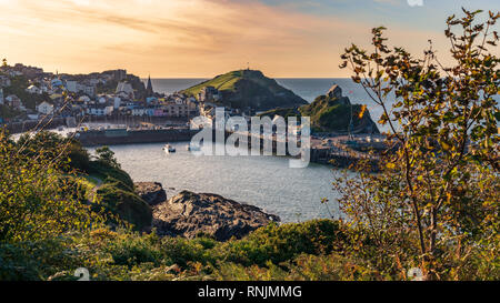 Ilfracombe, Devon, England, Großbritannien - 28 September 2018: Blick auf den Hafen von Hillsborough Hill Stockfoto