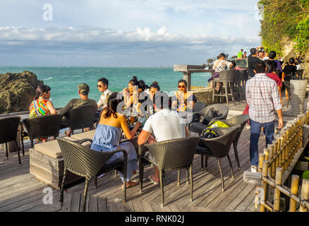 Die Rock Bar am Ayana Resort & Spa Jimbaran Bali Indonesien. Stockfoto