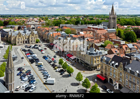 Der Grote Markt im Zentrum der Stadt Ypern, Westflandern, Belgien, Europa. Stockfoto