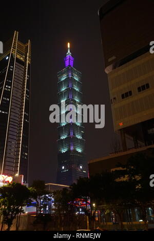 Die enge bei Nacht Taipei 101. Stockfoto