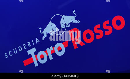 Ein Blick auf die Scuderia Toro Rosso Logo während Tag zwei Der Vorsaison-testprogramm auf dem Circuit de Barcelona-Catalunya. Stockfoto