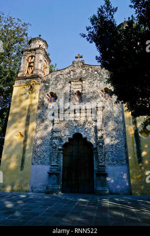 Capilla de La Conchita in der Plaza de la Conchita durch Hernan Cortes im Jahre 1525 gebaut, Coyoacan Nachbarschaft von Mexiko City, Mexiko. Stockfoto