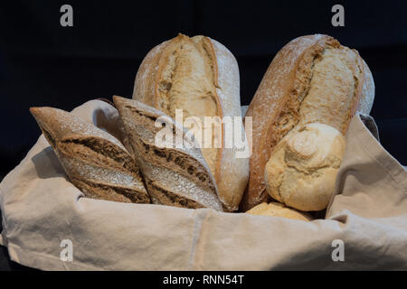 Eine Auswahl verschiedener Art von Artisan Brot Stockfoto