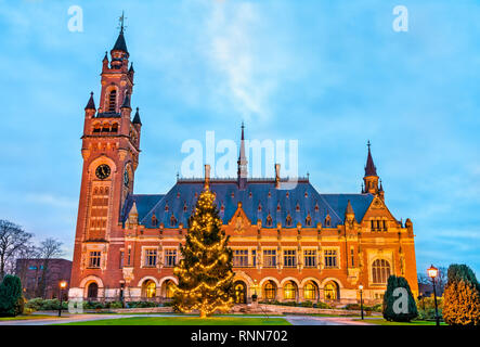 Zum Friedenspalast, dem Sitz des Internationalen Gerichtshofs. Den Haag, Niederlande Stockfoto