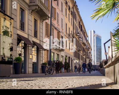 Mailand, Italien - Februar 13, 2019: Via Corso Como im sonnigen Tag Stockfoto