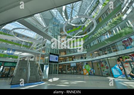 Geschäfte bei Unilever Haus, Strandkai Hafencity, Hamburg, Deutschland Stockfoto