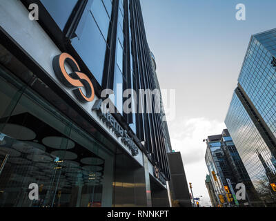 OTTAWA, Kanada - 10. NOVEMBER 2018: Alterna Einsparungen Logo vor ihrem Büro in der Innenstadt von Ottawa, Ontario. Alterna Einsparungen ist ein Credit Union speci Stockfoto