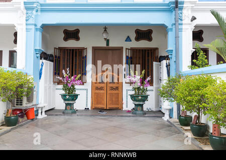 Singapur. Emerald Hill Road. Eingang zu Anfang des zwanzigsten Jahrhunderts Chinesische Haus. Stockfoto